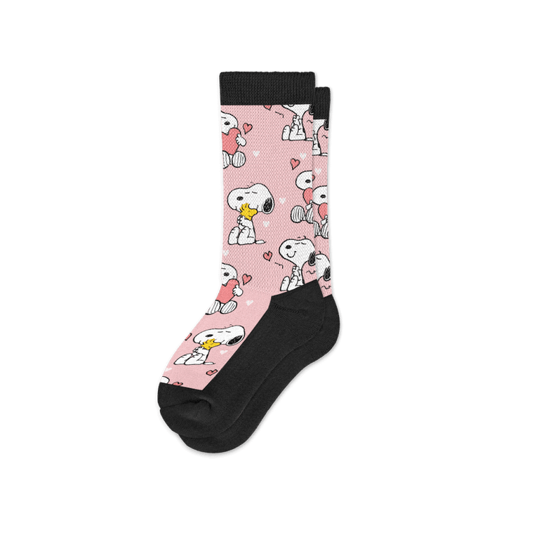 snoopy holding a heart crew socks